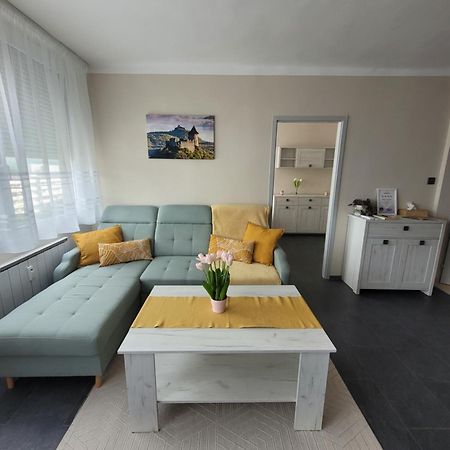 Appartamento Krisztina Apartman Salgótarján Esterno foto