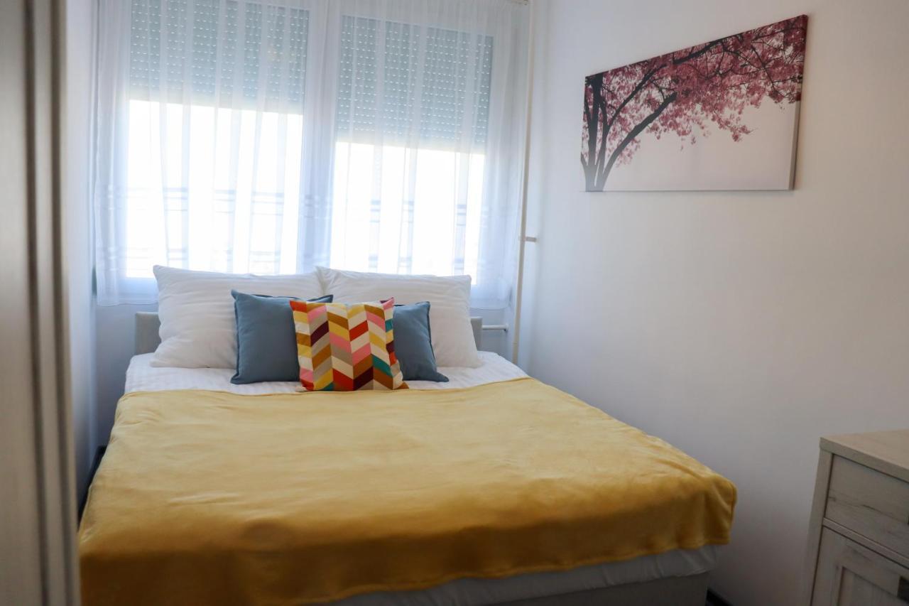 Appartamento Krisztina Apartman Salgótarján Esterno foto