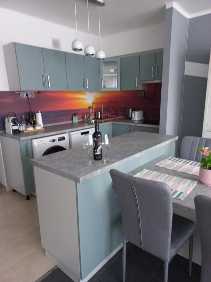 Appartamento Krisztina Apartman Salgótarján Esterno foto