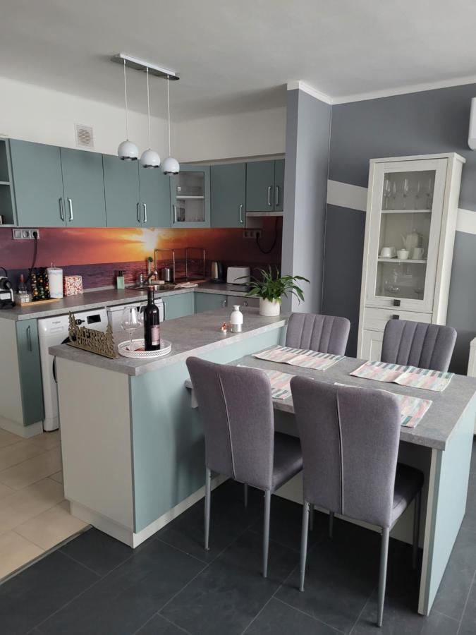 Appartamento Krisztina Apartman Salgótarján Esterno foto