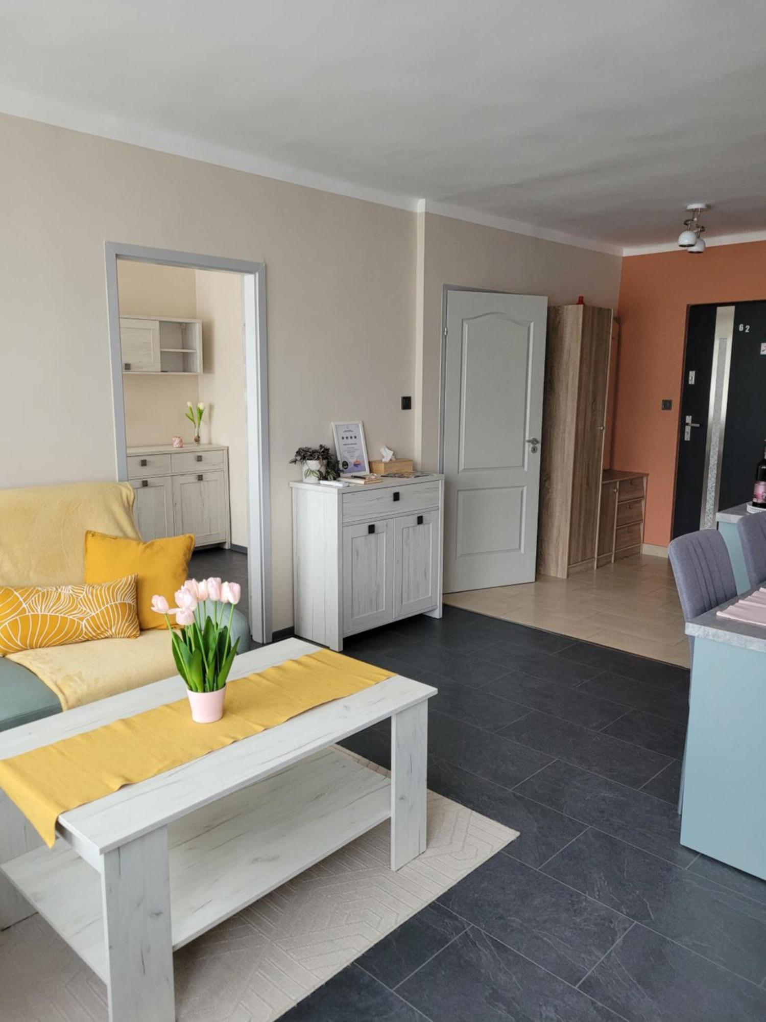 Appartamento Krisztina Apartman Salgótarján Esterno foto